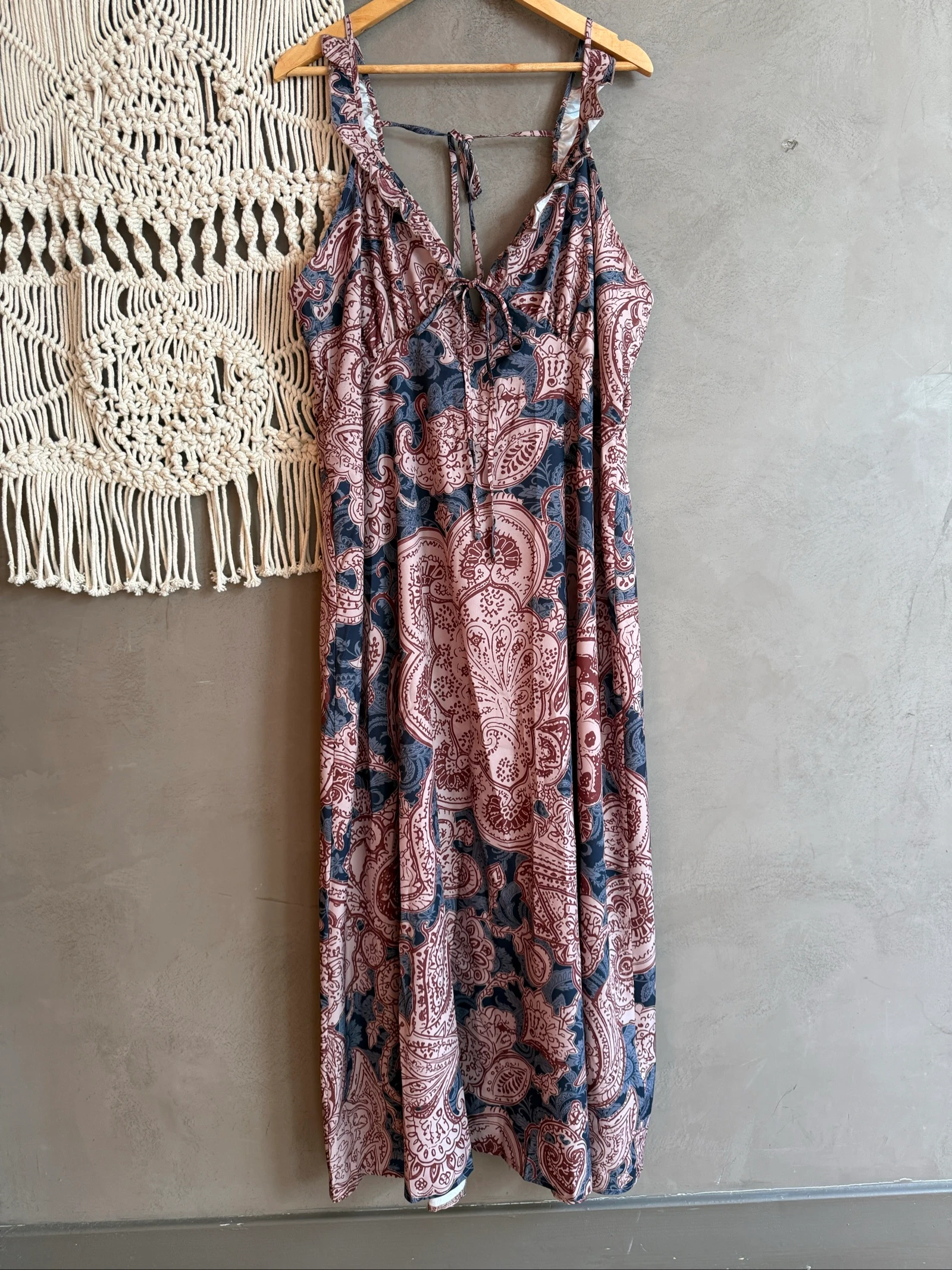 Vestido tamanho 48 costas nuas decote em V – photo 3